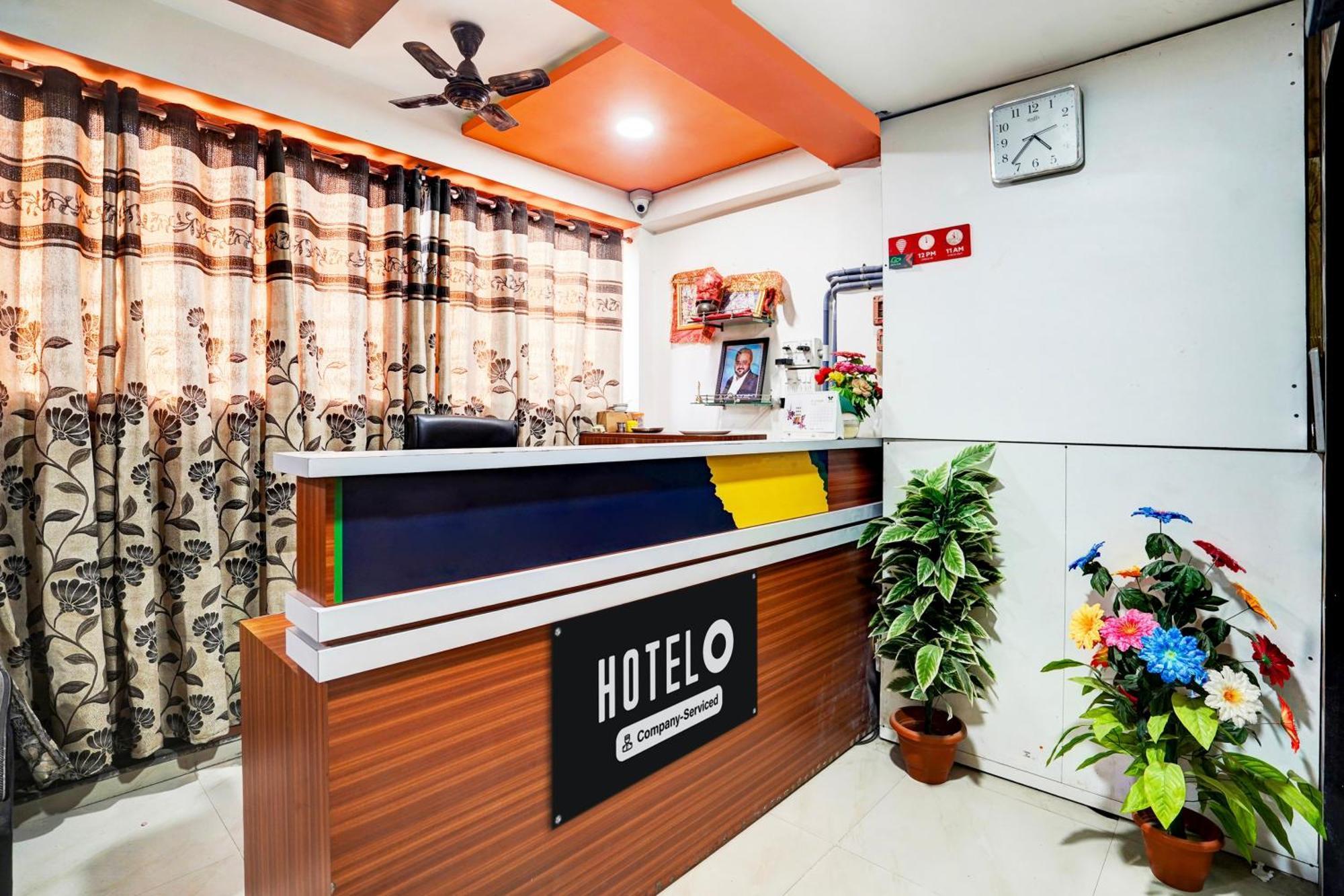 Super Hotel O Geeta Mandir Formerly Hotel Green Park 阿穆达巴 外观 照片