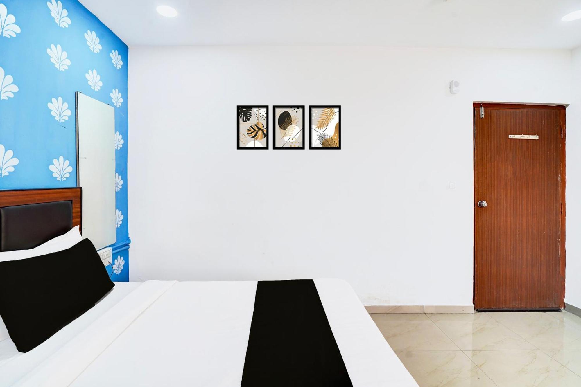 Super Hotel O Geeta Mandir Formerly Hotel Green Park 阿穆达巴 外观 照片