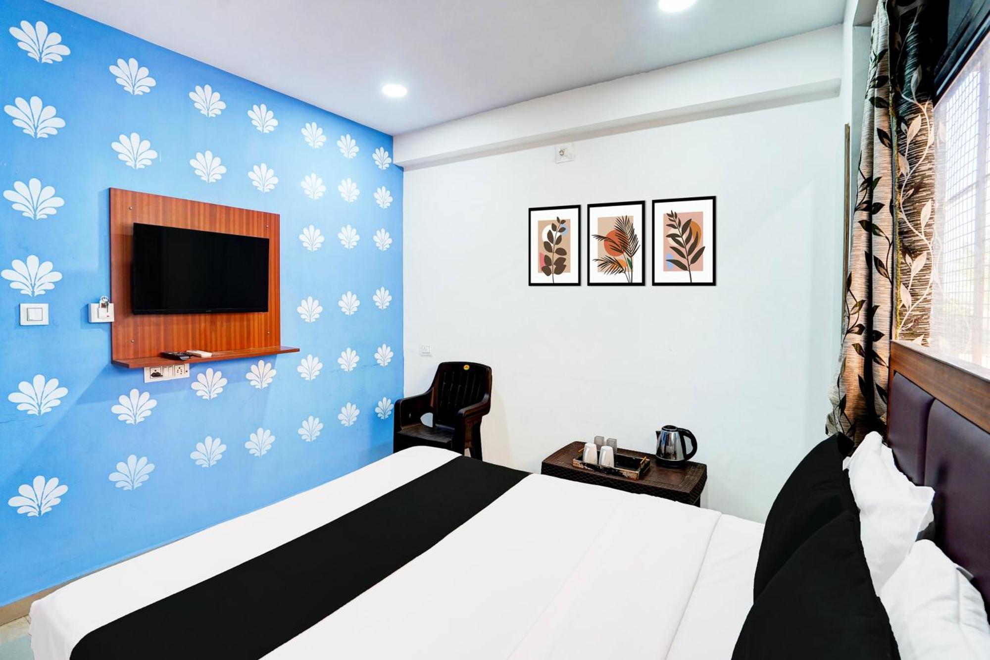 Super Hotel O Geeta Mandir Formerly Hotel Green Park 阿穆达巴 外观 照片